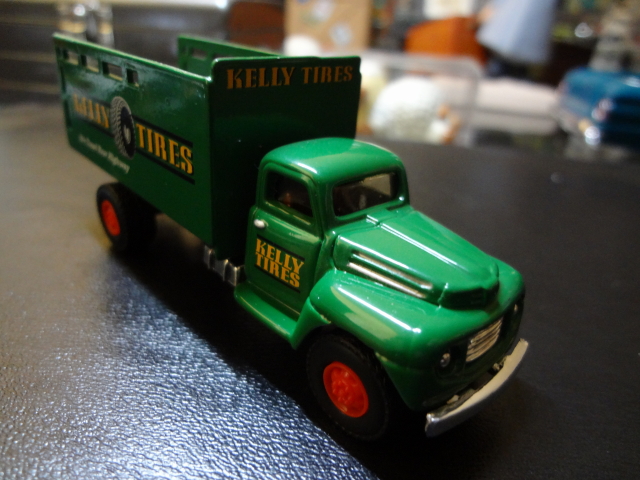 JOHNNY LIGHTNING